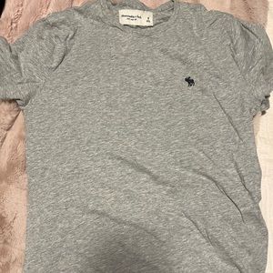 Grey abercrombie and fitch t-shirt
